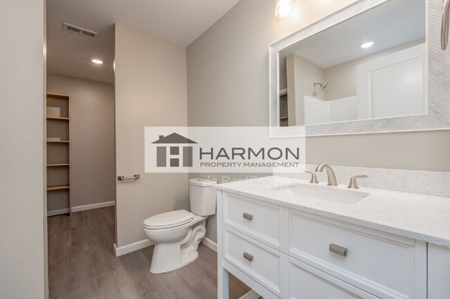 Building Photo - 412 N Georgie Ave