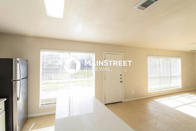 Building Photo - 3 Bedroom Pet-Friendly Home in HOUSTON, TX with Main Street Renewal