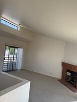 Building Photo - 600 1st St