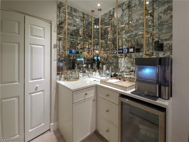 Building Photo - 1495 Blue Point Ave