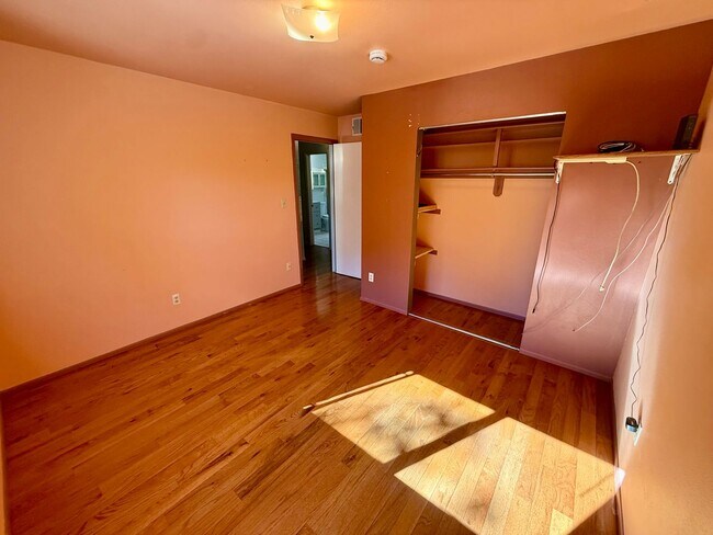 Building Photo - 2136 Springfield Ct