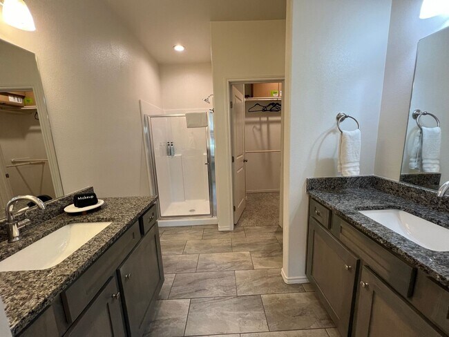 Building Photo - 2Bed/ 2Bath Available MAY- in Lubbock cooper ISD!