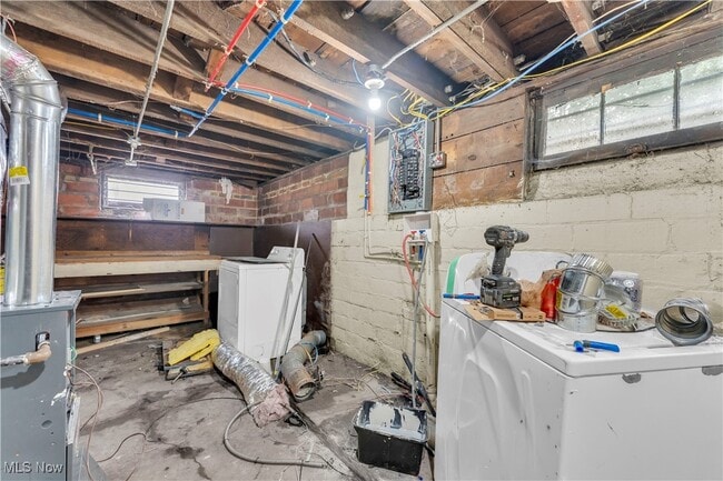 Building Photo - 3186 E 137th St
