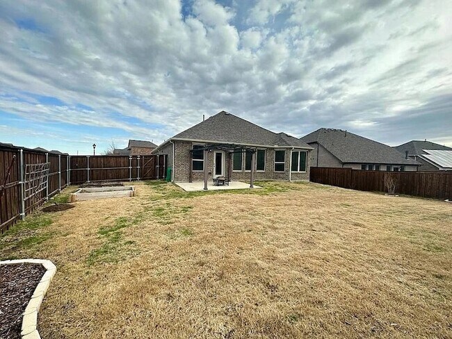 Building Photo - 5491 Blue Quail Dr
