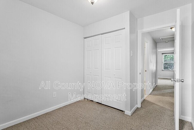 Building Photo - 9995 Campus Way S