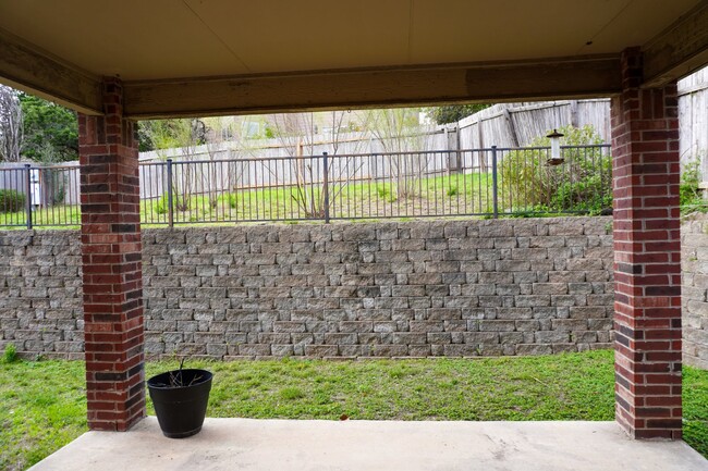 Building Photo - Stone Oak 4 Bedroom Home