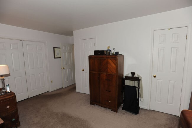 Building Photo - 2788 Pinewood Dr