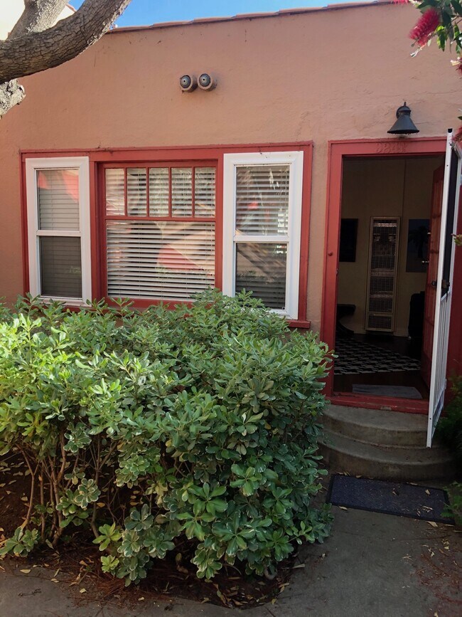 Front of Bungalow (at back of property) - 928 Marco Pl