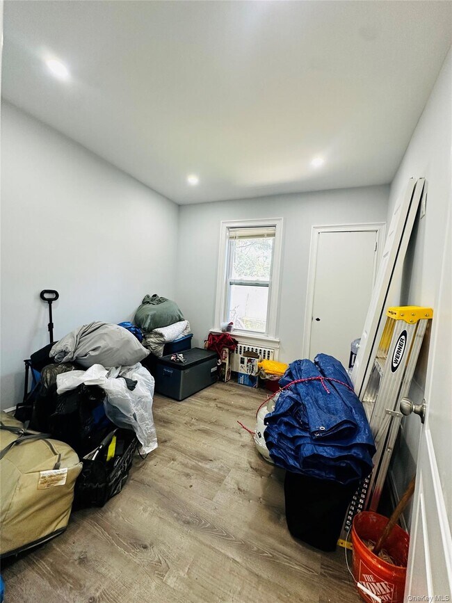Building Photo - 4 Villus Ave