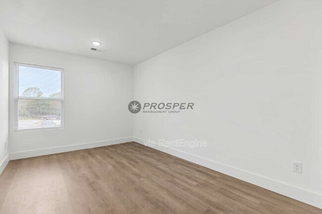 Building Photo - 4056 Parris Bridge Rd