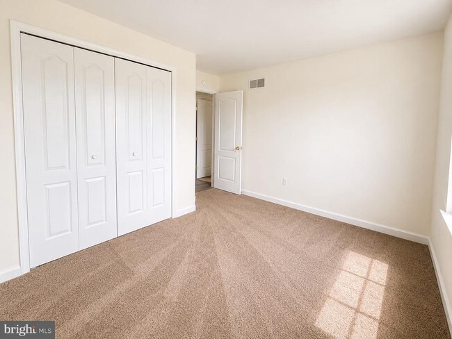 Building Photo - 1302 Ponderosa Dr
