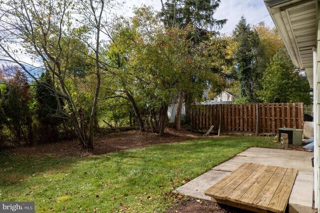 Building Photo - 1558 Specht Pl