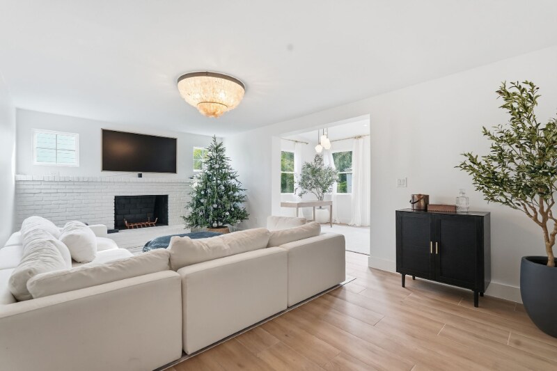 Building Photo - 5510 Venetian Blvd NE