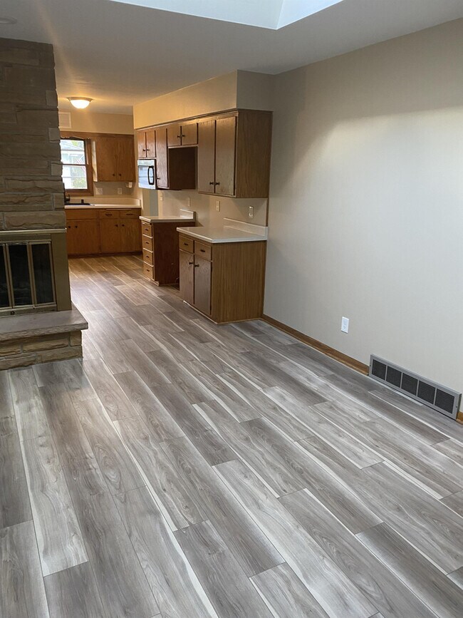 Building Photo - 18105 Milwaukee Ave