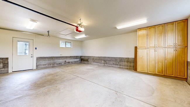 Building Photo - 9901 Old Camp Ln