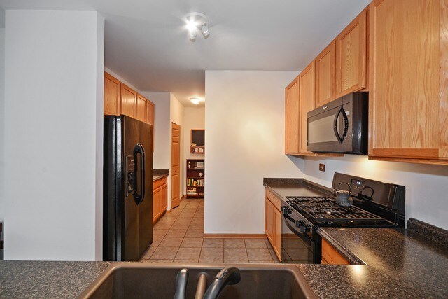 Building Photo - 750 Woodewind Dr