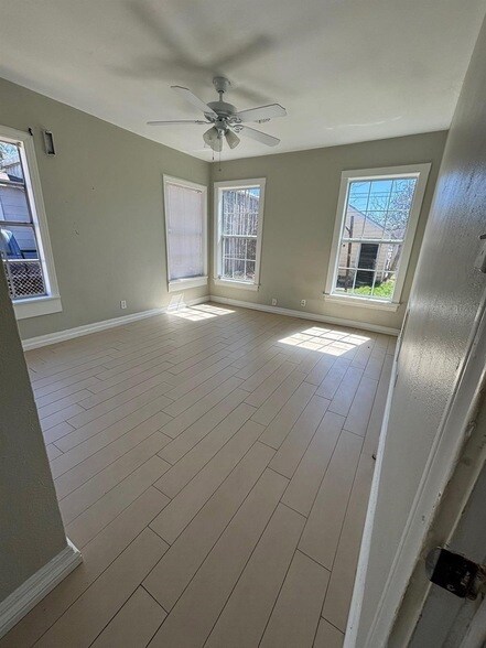 Building Photo - 109 Schilling Ave
