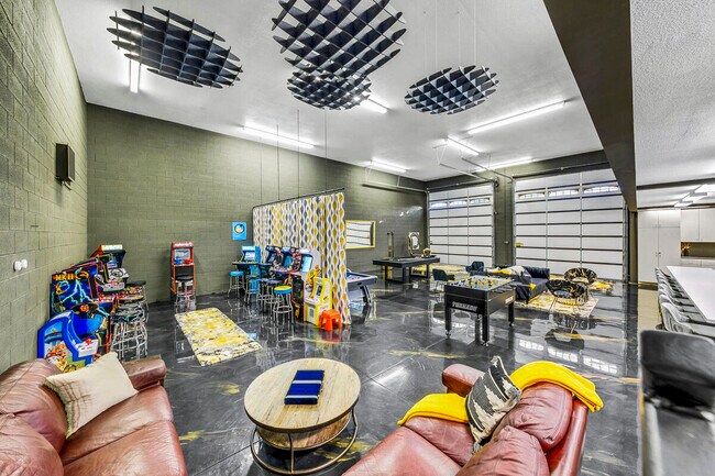 Building Photo - 41370 Sparkey Way