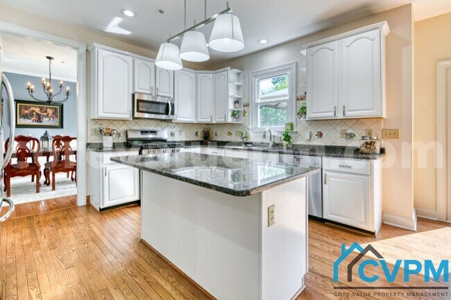 Building Photo - 13017 Weiss Dr