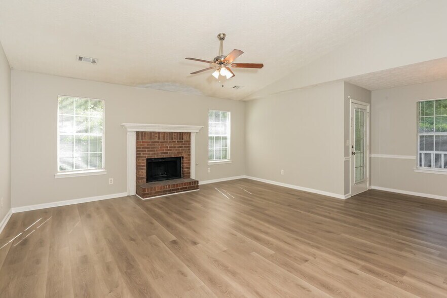 Building Photo - 340 Christian Woods Dr
