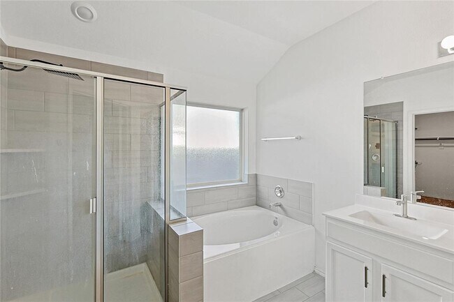 Building Photo - 4811 Sierra Ridge Dr