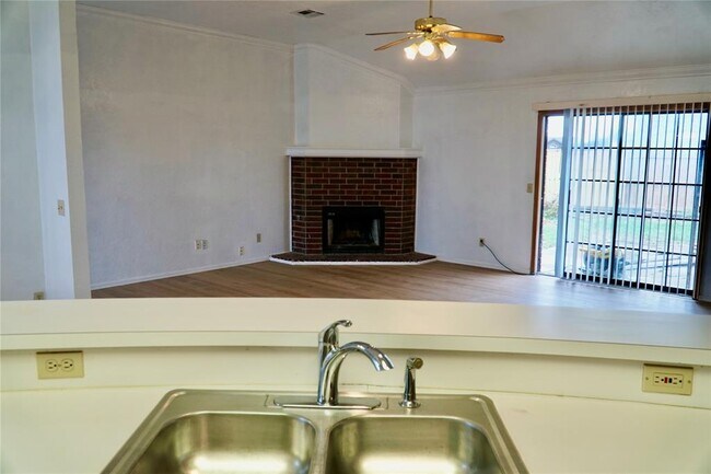 Building Photo - 5004 SE 84th St