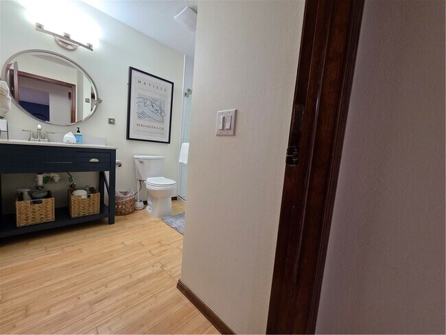 Building Photo - 11 Folkingham Ln