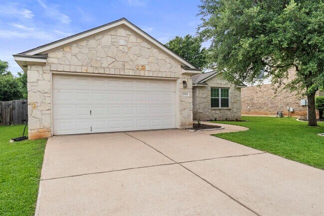 Building Photo - 9424 Castle Pines Dr
