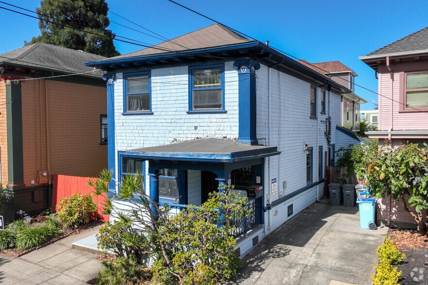 Building Photo - 2432 Milvia St