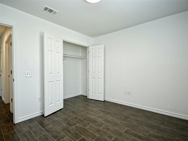 Building Photo - 411 Delmar Ave