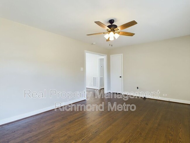Building Photo - 709 N Parham Rd