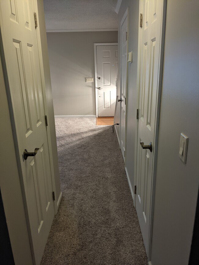 Hallway from kitchen to living room - 940 Glenn St