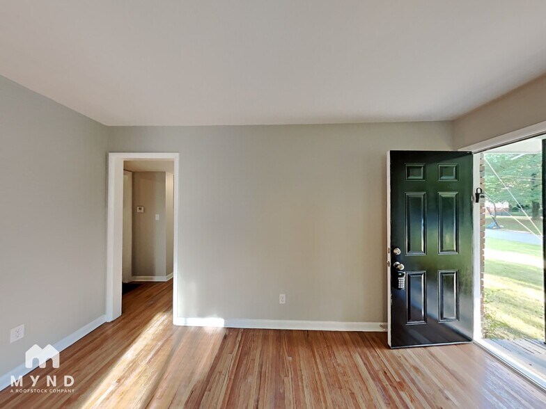 Building Photo - 452 Burgundy Rd