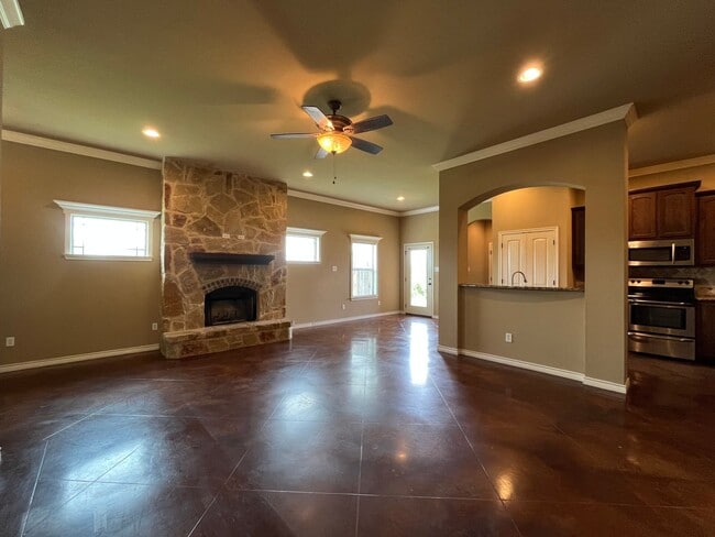 Building Photo - Single Family Homes for Lease in Surrey Vi...
