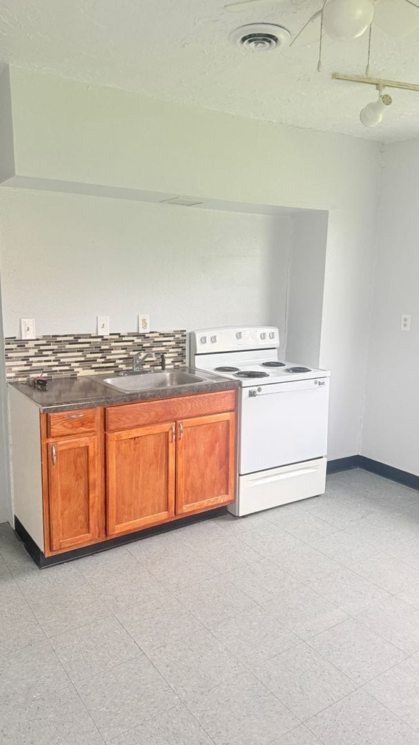 Building Photo - 501/503 S walnut St