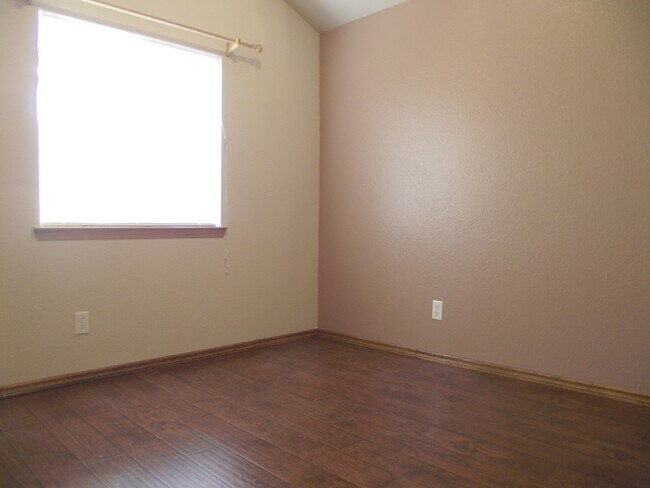 Building Photo - North HIlls in Northeast El Paso 3 bed Refrig A/C