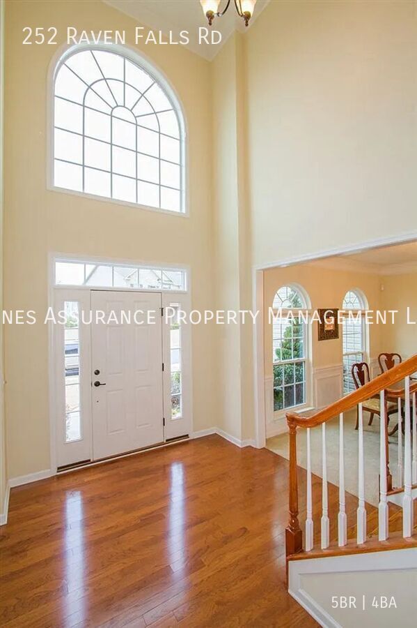 Building Photo - 252 Raven Falls Ln