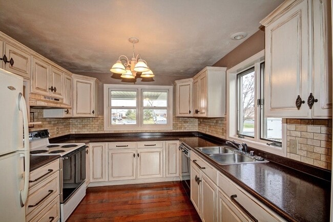 Building Photo - 6149 Aerotech Dr