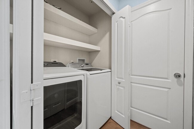 Building Photo - 11023 Legacy Ln