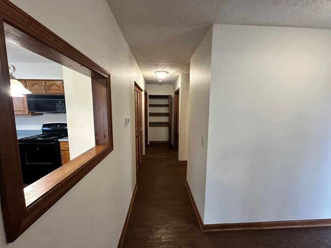 Building Photo - 1904 Sherrie Lane