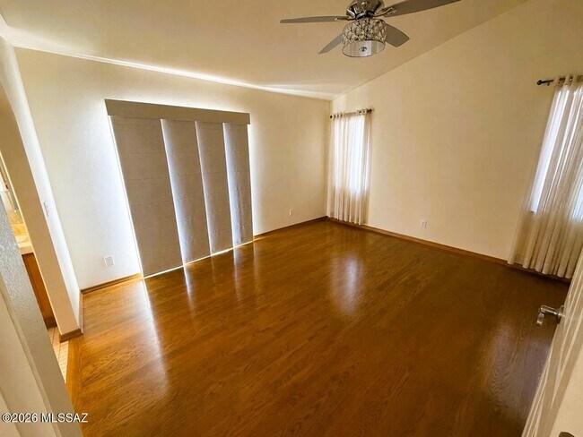 Building Photo - 11531 N Eagle Peak Dr