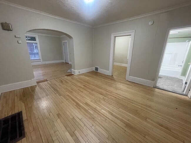 Building Photo - 642 Jackson St