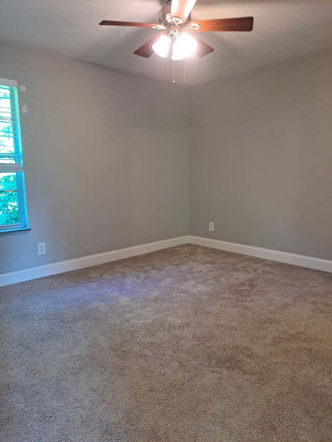 Building Photo - 6101 Cougar Dr