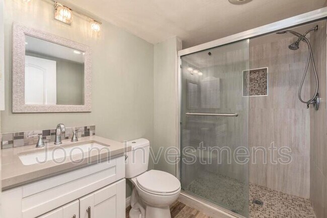 Building Photo - 1548 Shenandoah St