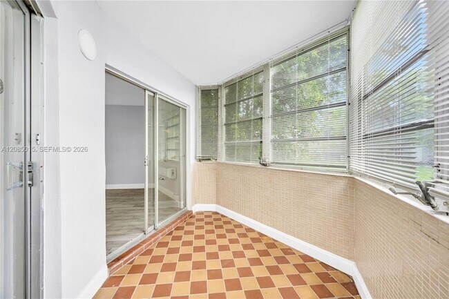 Building Photo - 1631 NE Miami Gardens Dr