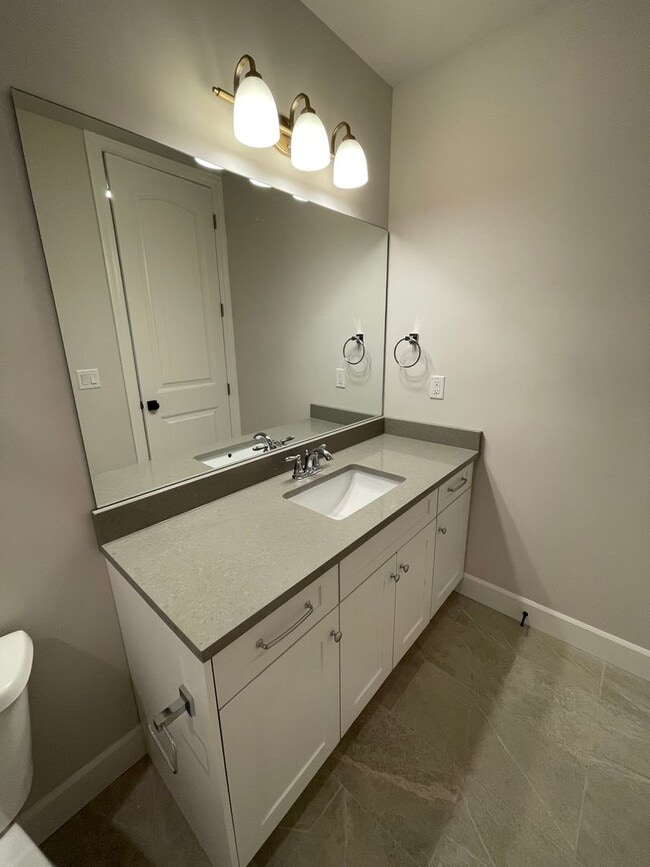 Building Photo - Italian Villages | 1-Bedroom, 1-Bath Basement Unit