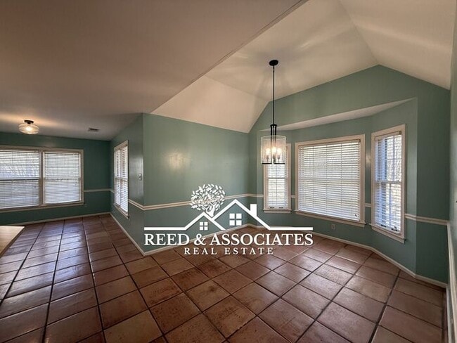 Building Photo - Spacious: 4 Bedroom in Cordova!