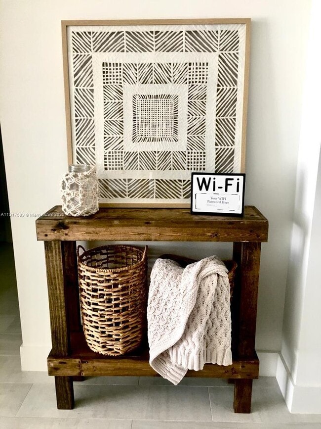 Building Photo - 2000 Metropica Wy