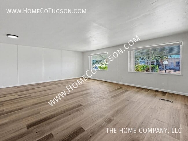 Building Photo - 264 W Aliso Dr