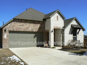 Building Photo - 3304 De Torres Cir